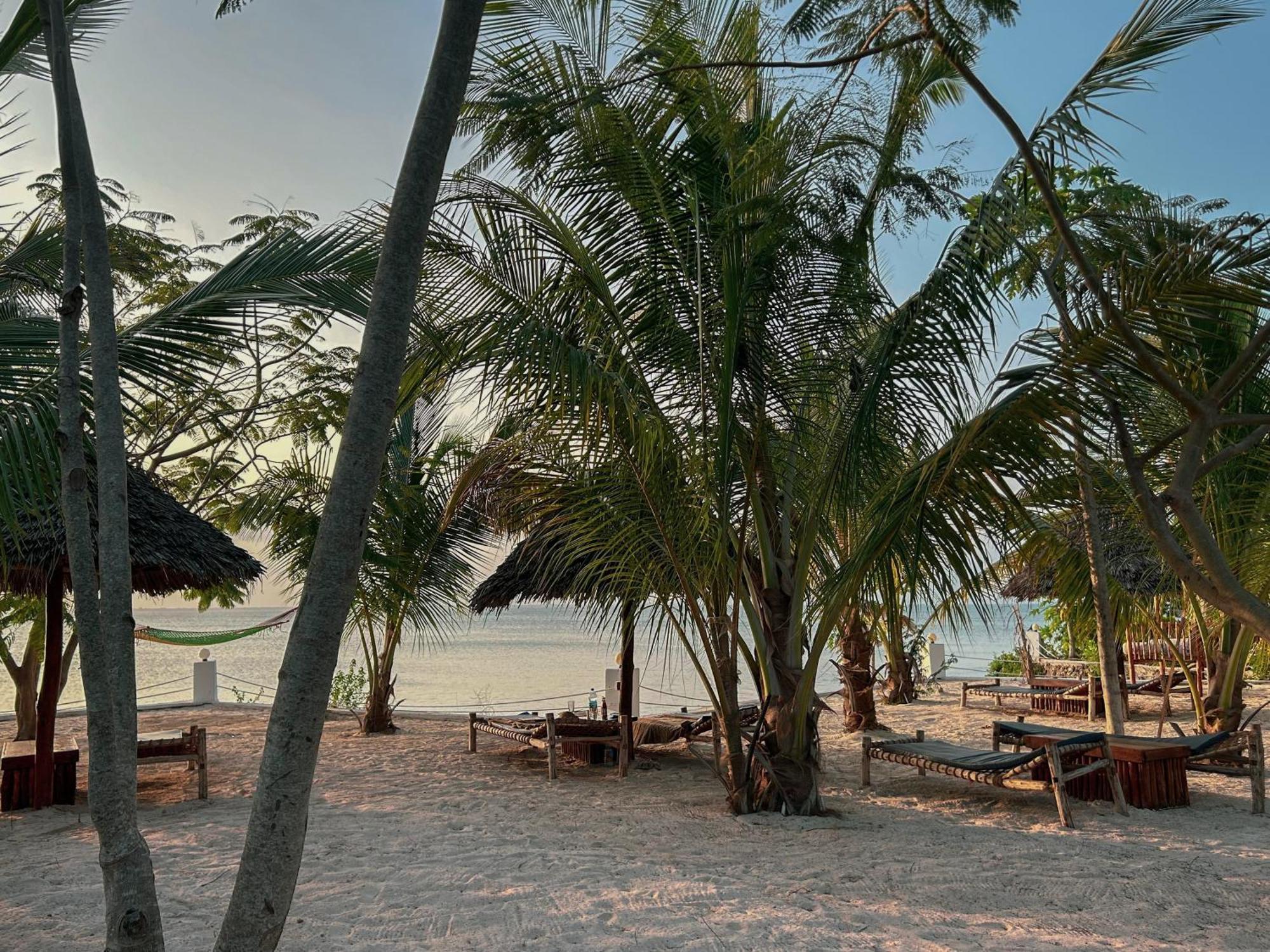 Kidoti Bay Hotel Exterior photo
